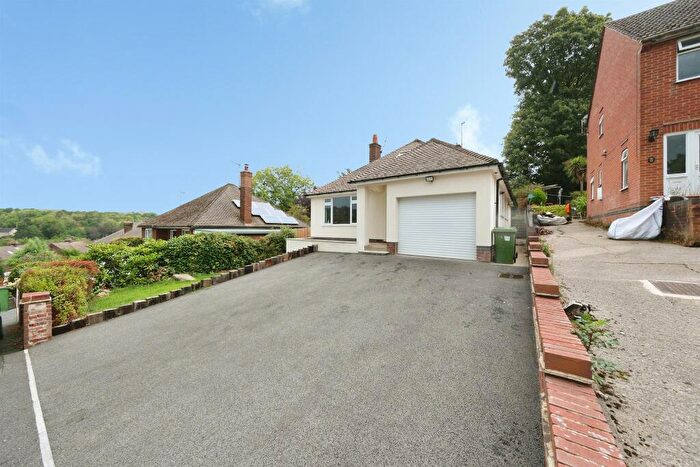 2 Bedroom Detached Bungalow For Sale In Hawkins Drive, Ambergate, Belper, DE56