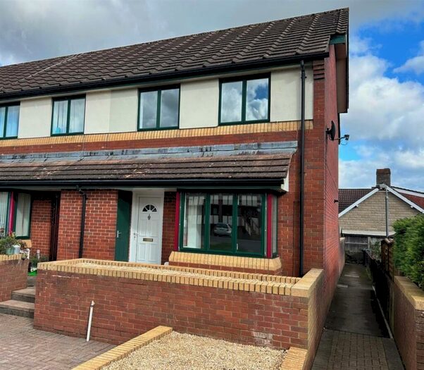 3 Bedroom Terraced House To Rent In Westcroft, Chippenham, SN14