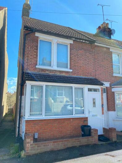 4 Bedroom Terraced House To Rent In Corporation Road, Gillingham, ME7