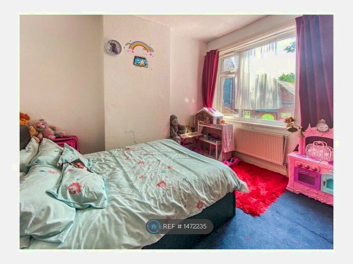 2 Bedroom End Of Terrace House To Rent In Beeton Road, Birmingham, B18
