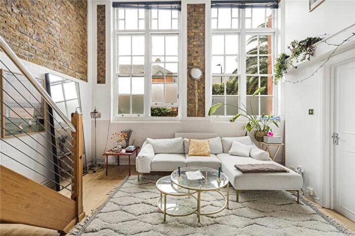 2 Bedroom Apartment For Sale In Rutland Road, London, E9