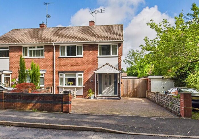 3 Bedroom Semi-Detached House For Sale In The Lawns, Rolleston-on-Dove, DE13