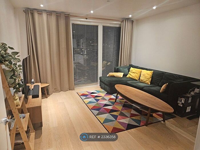 1 Bedroom Flat To Rent In Duke Of Wellington, Woolwich London, SE18