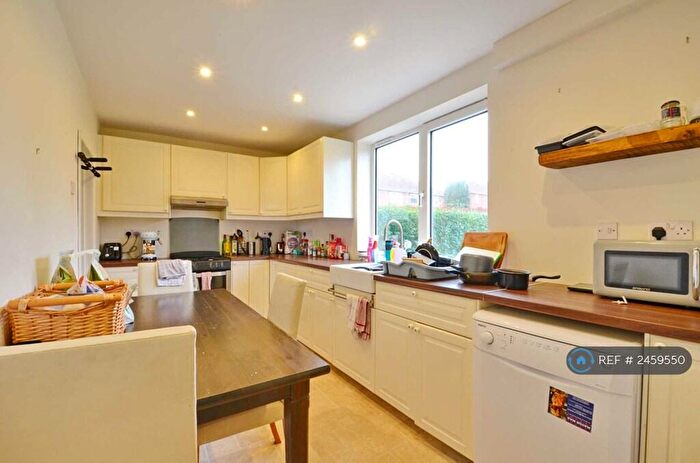 4 Bedroom Semi-Detached House To Rent In Kendal Road, Bristol, BS7