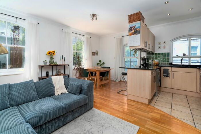 1 Bedroom Flat To Rent In Haverstock Place, London, N1