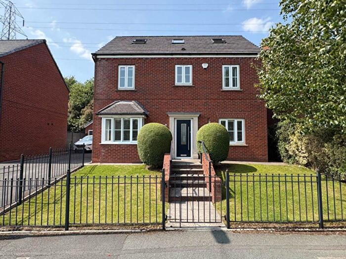 6 Bedroom Detached House For Sale In Rosebay Close, Royton, OL2