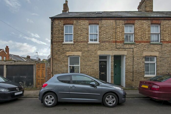 3 Bedroom Terraced House To Rent In Vicarage Road, Oxford, OX1