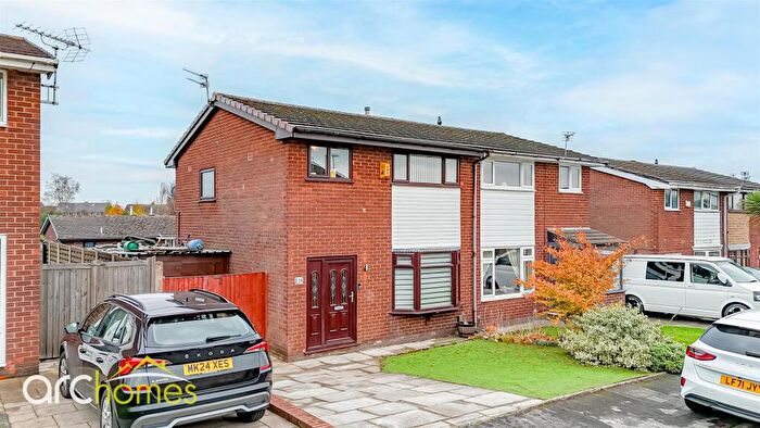 3 Bedroom Semi Detached House For Sale In Meadowbank Avenue, Atherton, Manchester, M46