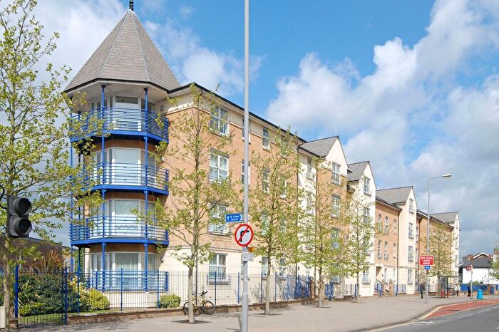 2 Bedroom Flat To Rent In Richmond Road, Kingston, Kingston Upon Thames, KT2