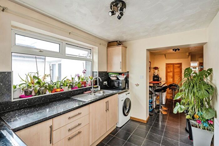 4 Bedroom Terraced House For Sale In Lon Tanyrallt, Alltwen, Swansea, SA8