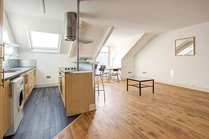 2 Bedroom Flat For Sale In Grosvenor Place, Jesmond, NE2