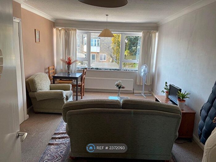 2 Bedroom Flat To Rent In Salehill Close, Sheffield, S10