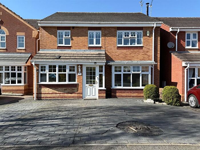 5 Bedroom Detached House For Sale In Lower Birches Way, Rugeley, WS15