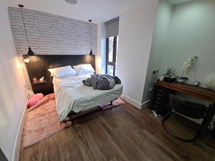 2 Bedroom House To Rent In Moorland Avenue, Leeds, LS6