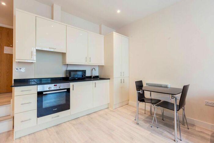 Studio To Rent In Brixton Road, Brixton, London SW9