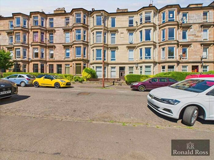 3 Bedroom Flat To Rent In / Onslow Drive, Dennistoun, G31