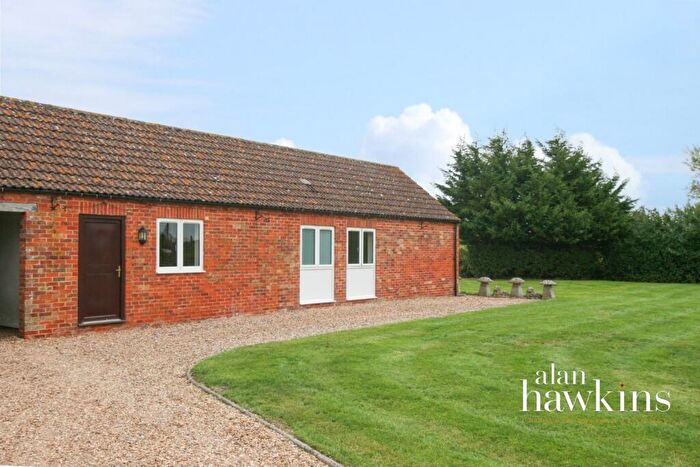 2 Bedroom Barn Conversion To Rent In Olivemead Lane, Dauntsey, SN15