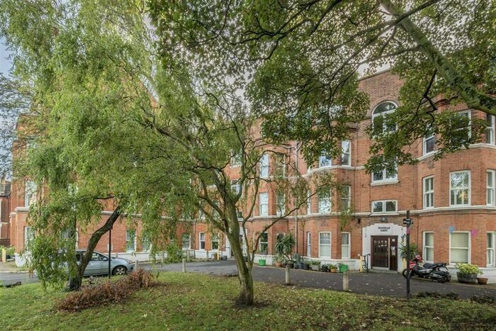 2 Bedroom Flat For Sale In Elms Crescent, London, SW4