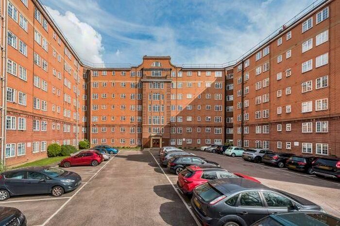 2 Bedroom Flat To Rent In Stamford Court, Goldhawk Road, W6