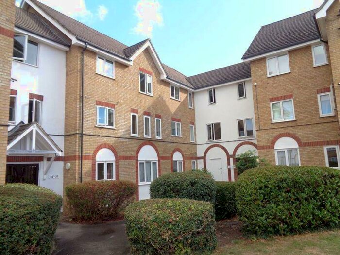 2 Bedroom Flat To Rent In Cambridge Road, Southend-On-Sea, SS1