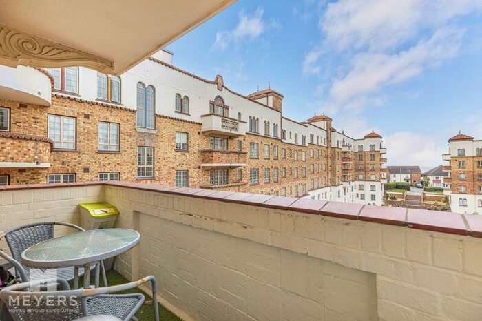 2 Bedroom Apartment To Rent In Sea Road, Bournemouth, BH5