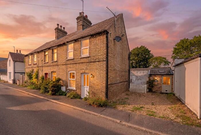2 Bedroom End Of Terrace House For Sale In Oxford Road, St. Ives, Cambridgeshire, PE27