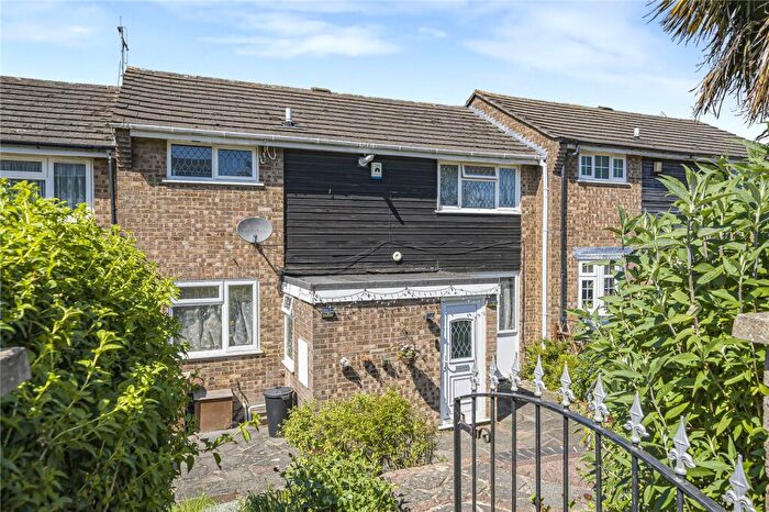 3 Bedroom Terraced House For Sale In Pitfield, Hartley, Longfield, DA3