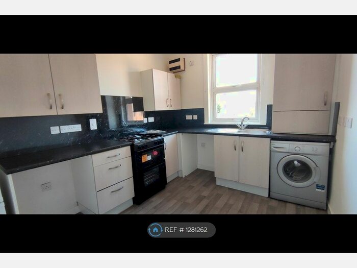 3 Bedroom Flat To Rent In Arklay Street, Dundee, DD3