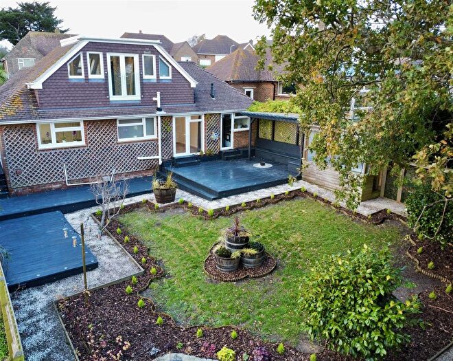 3 Bedroom Chalet For Sale In Cherry Tree Gardens, Bexhill-On-Sea, TN40