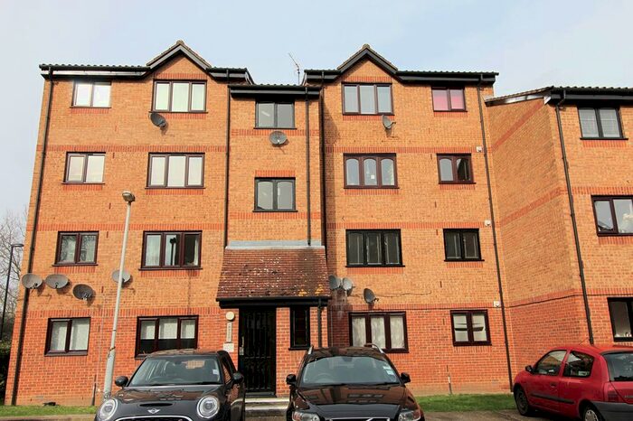 Studio To Rent In Glenville Grove, New Cross, SE8