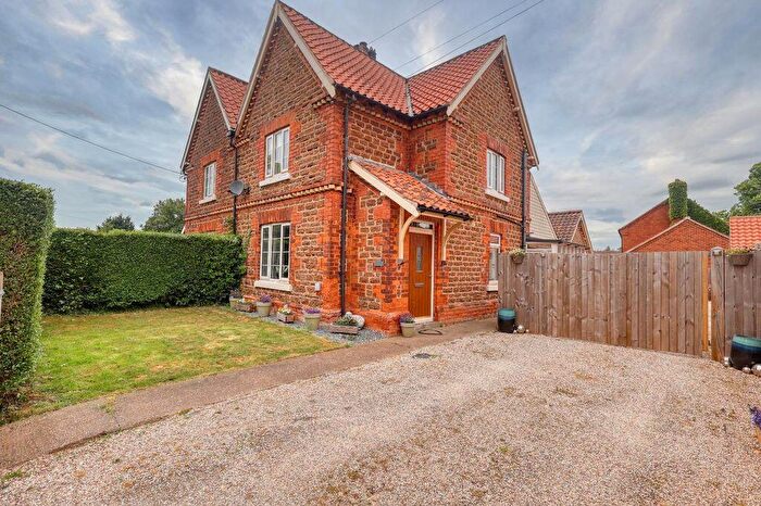 2 Bedroom Semi-Detached House For Sale In School Lane, Appleby, DN15