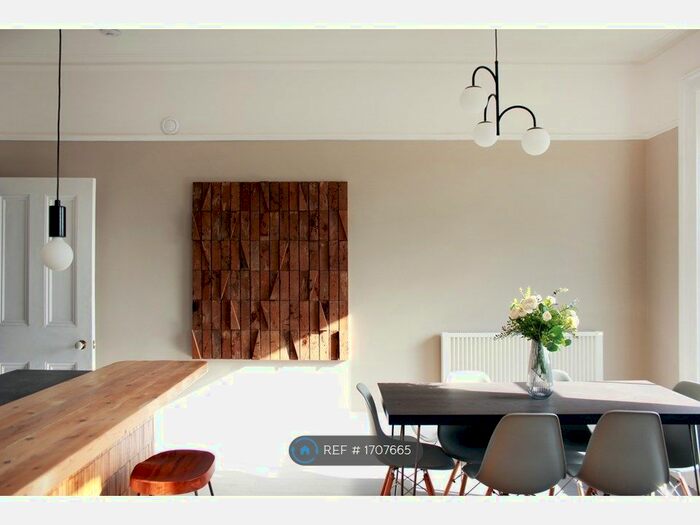 3 Bedroom Flat To Rent In Second Floor Victoria Park, Dover, CT16