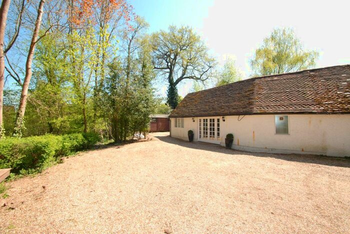 1 Bedroom House To Rent In Portsmouth Road, Ripley, GU23