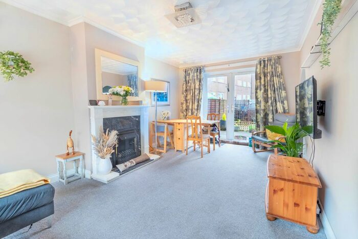 2 Bedroom Terraced House For Sale In Craigard Road, Dundee, DD2