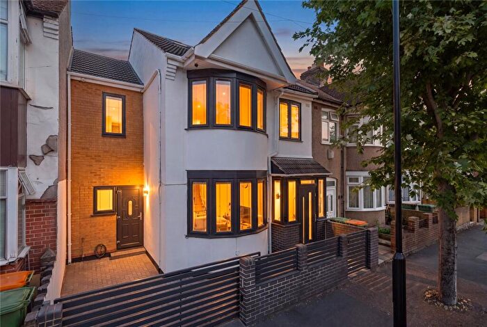 5 Bedroom Terraced House For Sale In Park Avenue, London, E6