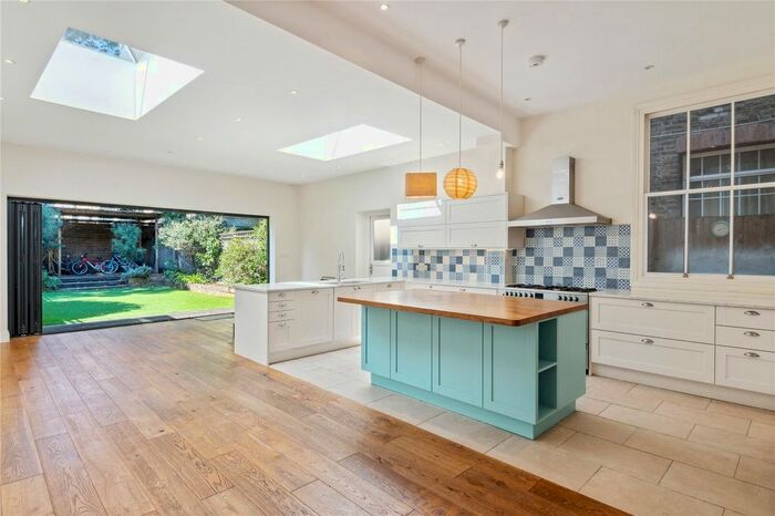 5 Bedroom Semi-Detached House To Rent In Third Avenue, London, W3