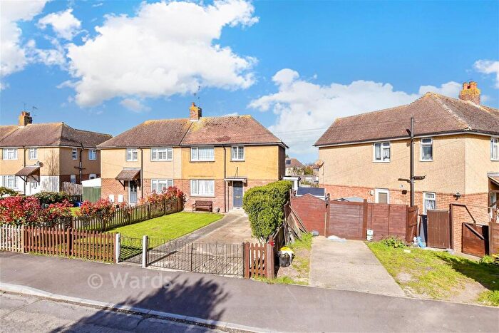 3 Bedroom Semi Detached House For Sale In Walmer Road, Whitstable, Kent, CT5
