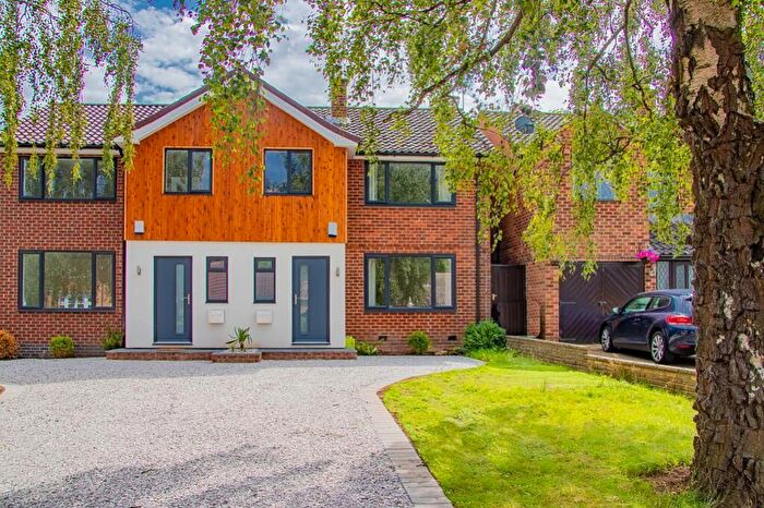 3 Bedroom Semi Detached House For Sale In Kedleston Close, Beeston, Nottingham, Nottinghamshire, NG9