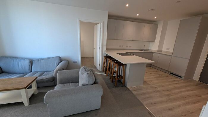 2 Bedroom Flat To Rent In Apartment, Wharf End, M17