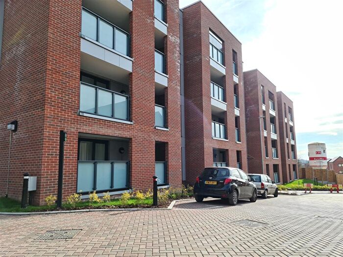 1 Bedroom Flat To Rent In Heaton House, Borehamwood, WD6
