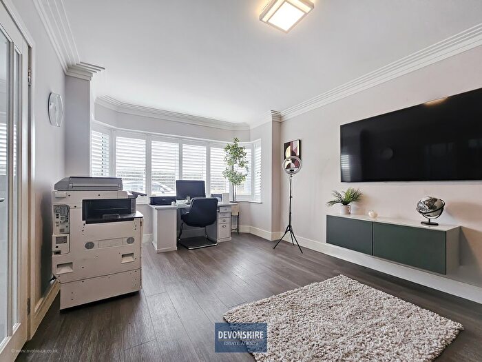 4 Bedroom Detached House For Sale In Mill Lane, Brentwood, CM15