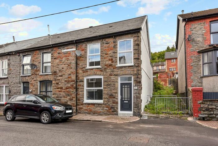 4 Bedroom End Of Terrace House To Rent In Prospect Place, Treorchy, CF42