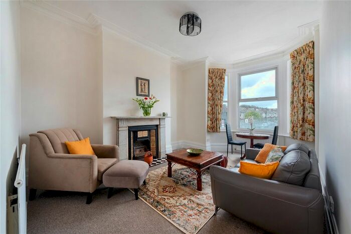 1 Bedroom Flat To Rent In Tooting Bec Road, London, SW17