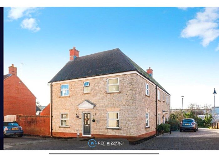 3 Bedroom Semi-Detached House To Rent In Dolina Road, Swindon, SN25