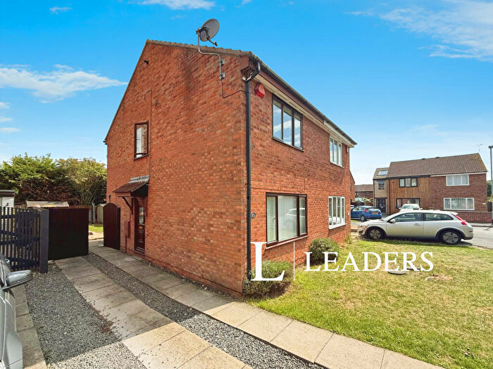 2 Bedroom Semi-Detached House To Rent In Swayne Close, LN2