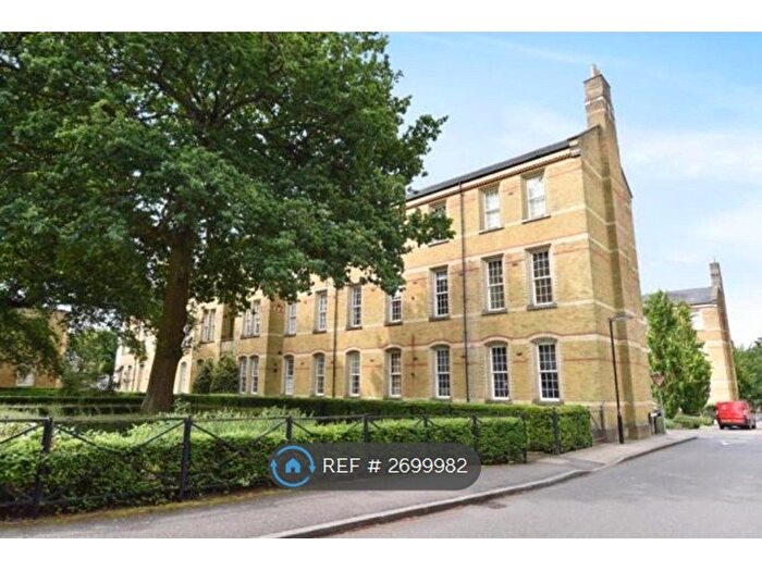 2 Bedroom Flat To Rent In Brigade Place, Caterham, CR3