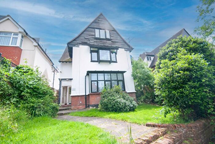 1 Bedroom Flat To Rent In Crowstone Road, Westcliff-on-Sea, SS0