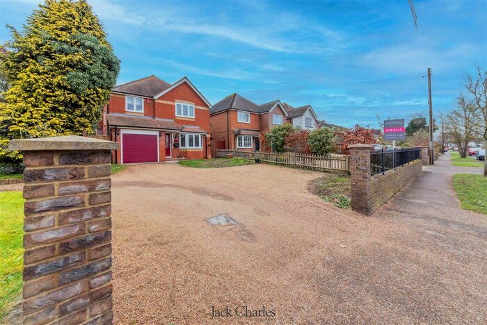 4 Bedroom Detached House For Sale In Old Road, East Peckham, Tonbridge, TN12