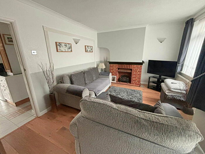 3 Bedroom End Of Terrace House For Sale In Gresham Drive, Chadwell Heath, RM6