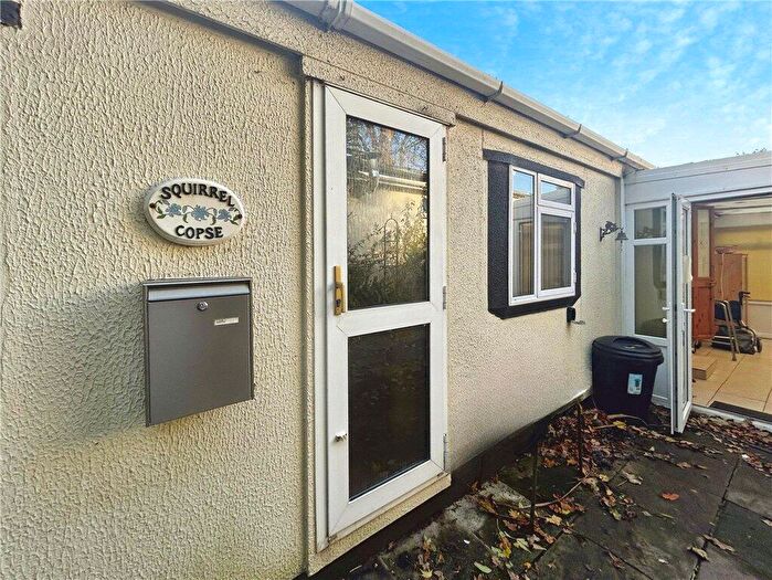 1 Bedroom Mobile Home For Sale In Old Road, East Cowes, Isle Of Wight, PO32